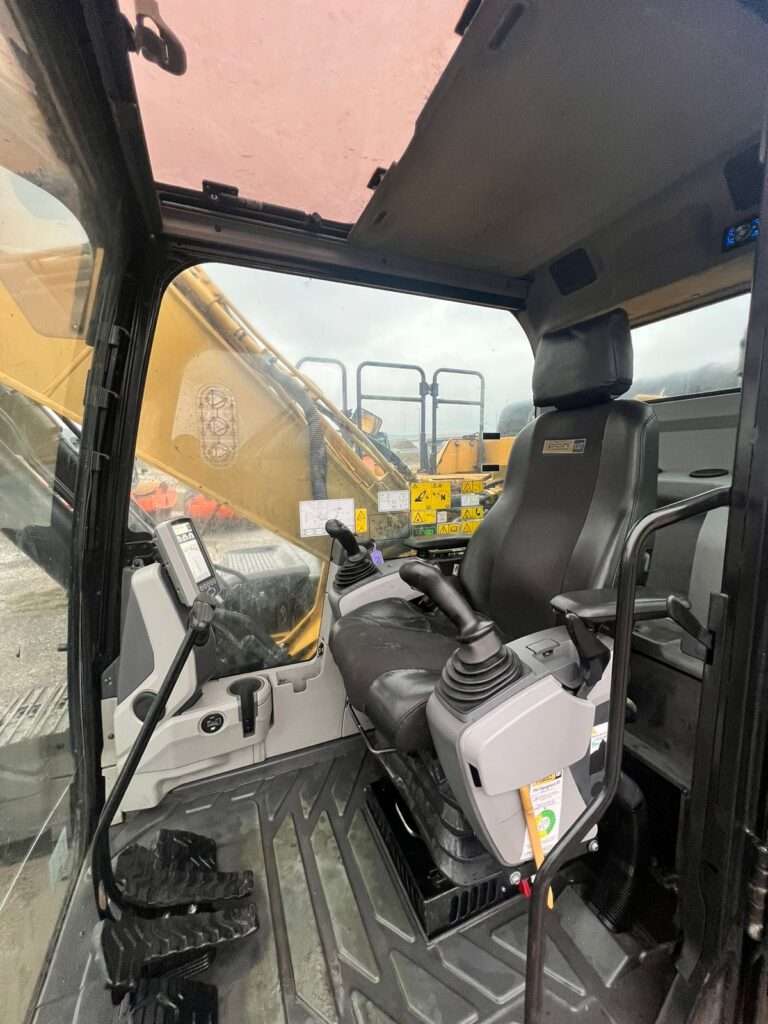 WhatsApp Image 2023-12-02 at 15.54.04_20010d0d